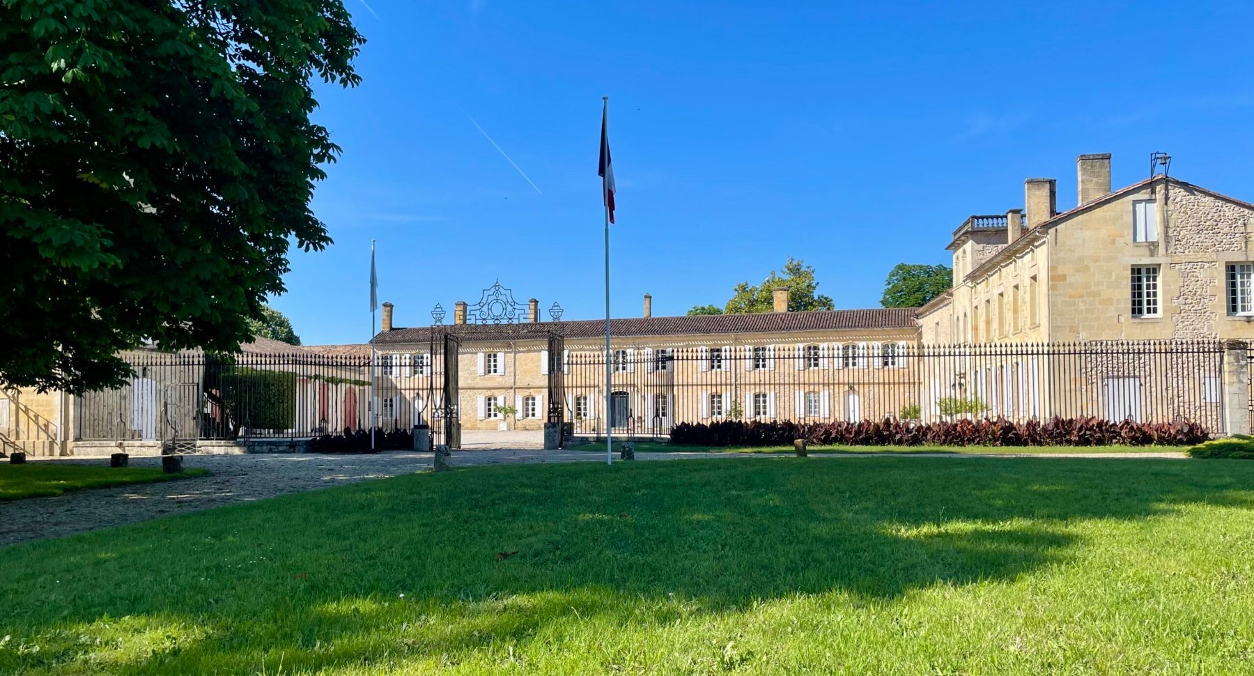 vue chateau portets devanture